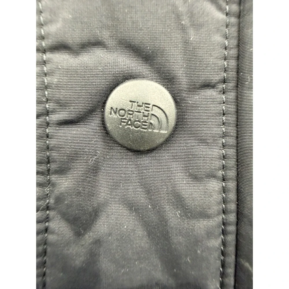 The North Face Mens Quilted Black Vest Size L Insulated Snap‎ Front Pockets
